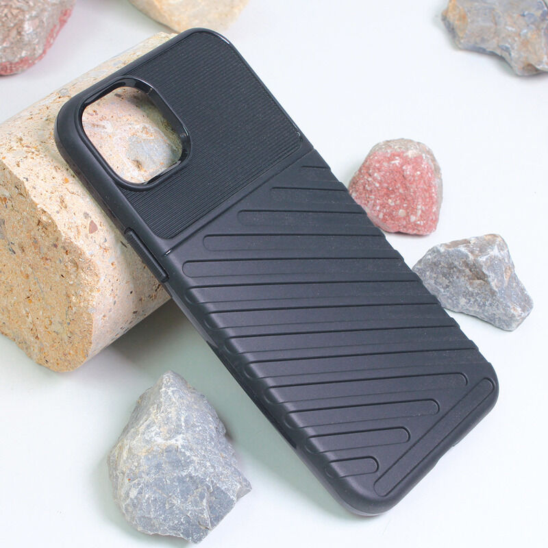 05d3e1c84f87e506ea2e7faeea2cbc5e Maskica Slash za iPhone 14 Plus 6.7 crna