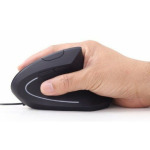 1c9b1500d87f936813f3a9b894869969 MUS-ERGO-01 Gembird Ergonomski 6-tastera opticki mis, crna 95mm