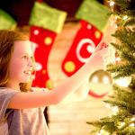 5dec9e81719c0642215350ae885c43a6 Bluetooth zvucnik novogodisnji ukras zlatni